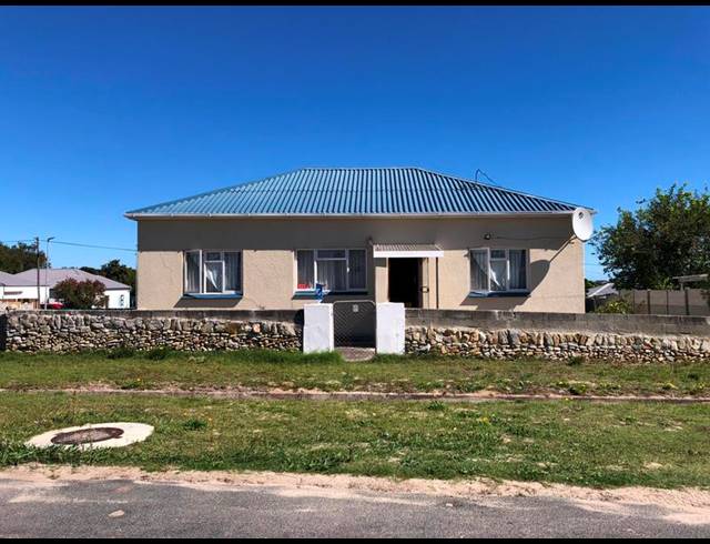 4 BEDROOM HOUSE FOR SALE IN GANSBAAI CENTRAL